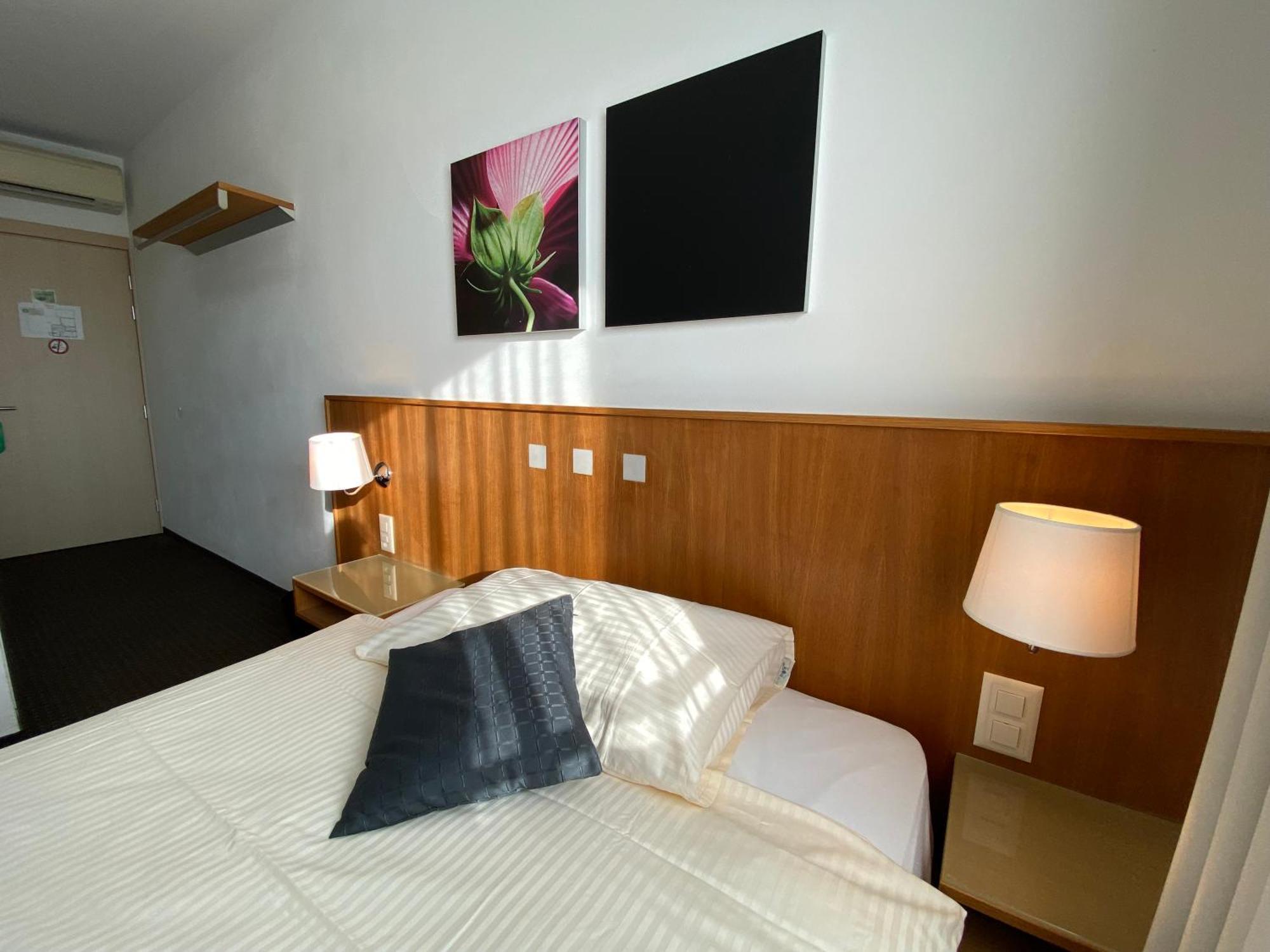 Businesshotel Lux Емен Екстериор снимка