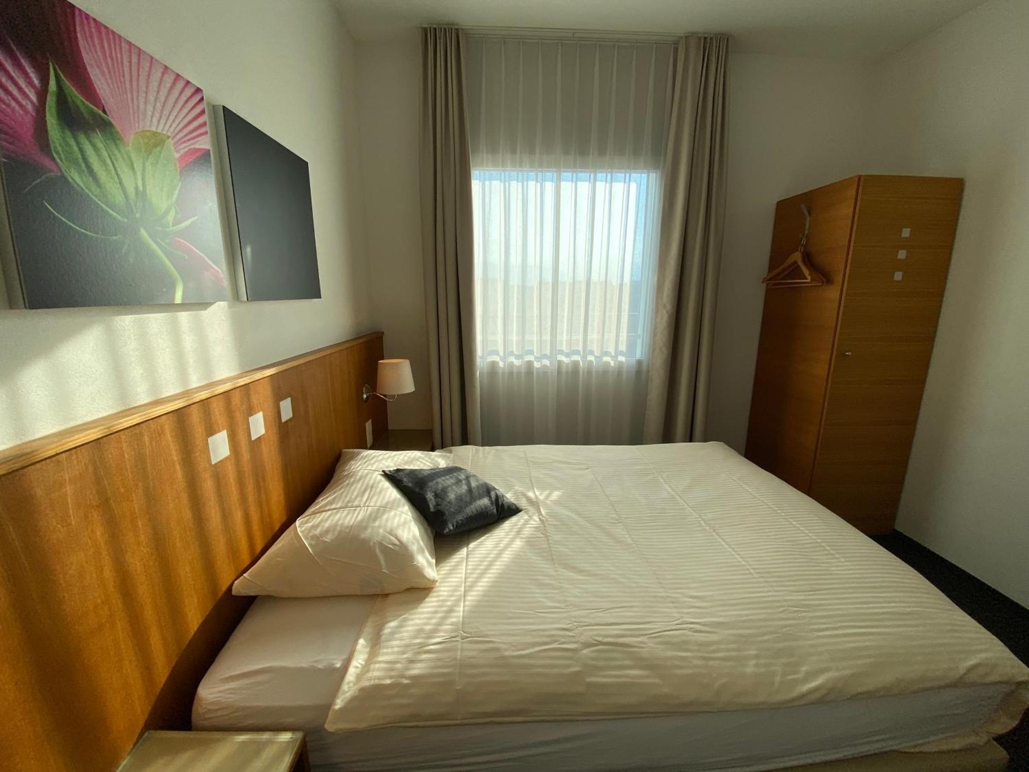 Businesshotel Lux Емен Екстериор снимка