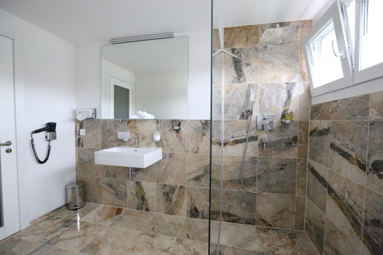 Businesshotel Lux Емен Екстериор снимка